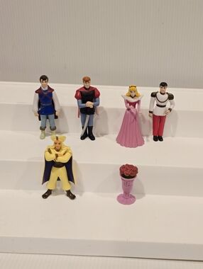 Disney World Cinderella Castle Monorail Park Playset Replacement Figure snd Acce